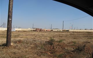460 m² Land available in Clayville East