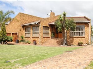 4 Bed House in Rouxville