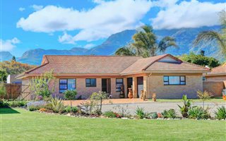 3 Bedroom House in Heather Park