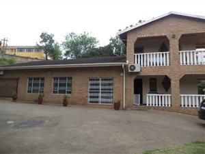 3 Bed House in Clare Estate