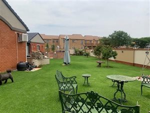 3 Bed Apartment in Mooikloof Ridge