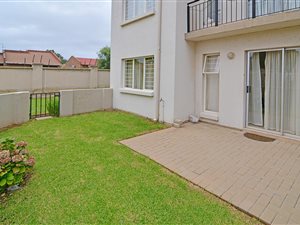 2 Bedroom Apartment in Klippoortje
