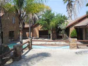 8565 m² Farm in President Park