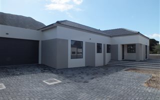 4 Bedroom House in Onrus