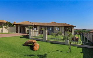 3 Bedroom House in Bankenveld