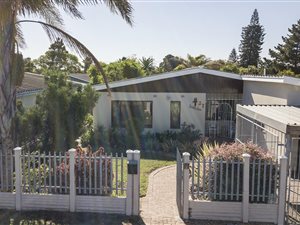 4 Bed House in Belmont Park