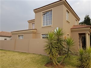 3 Bed Townhouse in Brakpan North