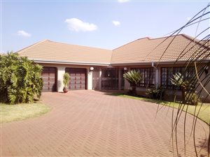 3 Bed House in Falcon Ridge