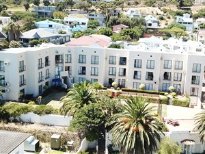 2 Bed Apartment in Gordons Bay Central
