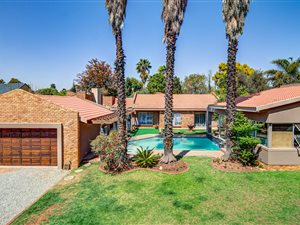 4 Bed House in Alphen Park