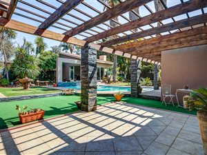 4 Bed House in Alphen Park