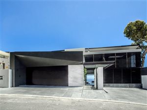 6 Bed House in Bantry Bay