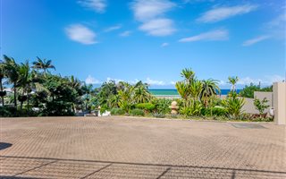 5 Bedroom House in Blythedale Beach