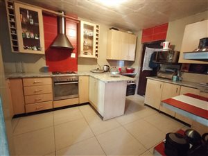 4 Bed House in Valhalla Park