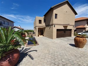 3 Bed House in Rietvalleirand