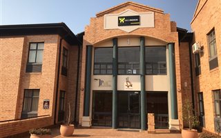 159 m² Office Space in Quellerina