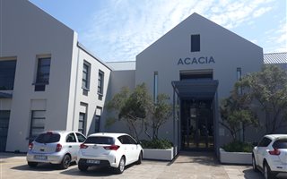 1712 m² Commercial space in Die Wilgers