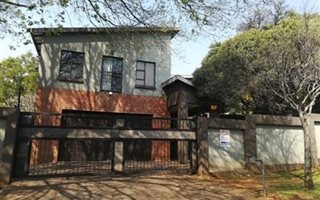 6 Bedroom House in Safari Gardens