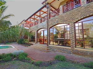 5 Bedroom House in Bergsig