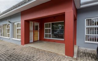 320 m² Office Space in George Central