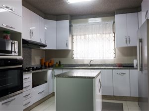 5 Bed Duet in Bayview