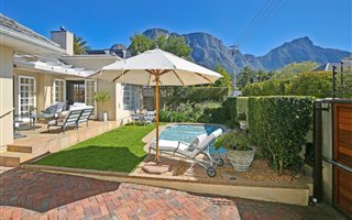 3 Bedroom House in Bishopscourt Village