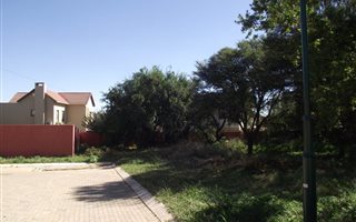 520 m² Land available in Olympus