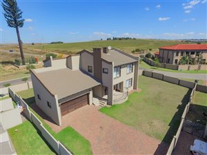 3 Bed Townhouse in Bankenveld
