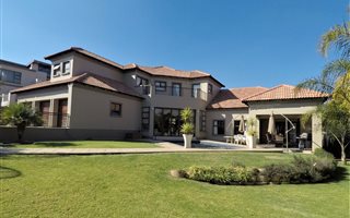 4 Bedroom House in Eagle Canyon Golf Estate