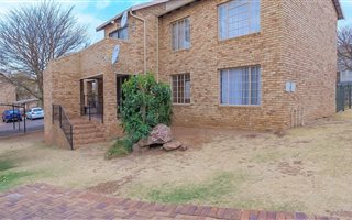 3 Bedroom Simplex in Elandspark