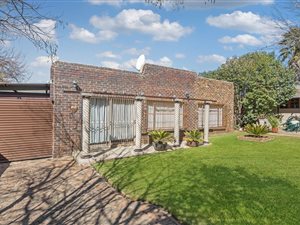 4 Bed House in Bergsig