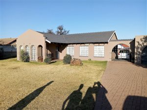 3 Bed House in Modder East