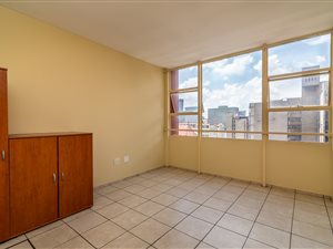Bachelor apartment in Johannesburg Central