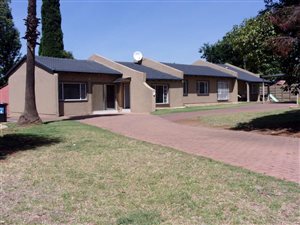 120 m² Commercial space in Brackenhurst