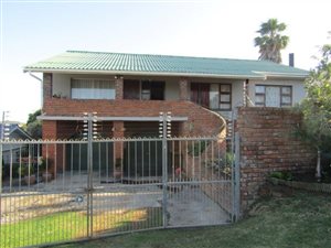 5 Bed House in Sunrise on Sea