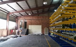 1100 m² Industrial space in Wilbart