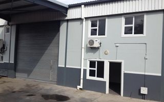 2400 m² Industrial space in Briardene