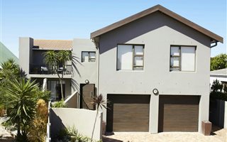 3 Bedroom House in West Beach