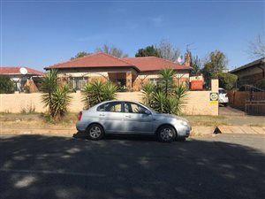 3 Bed House in Rewlatch