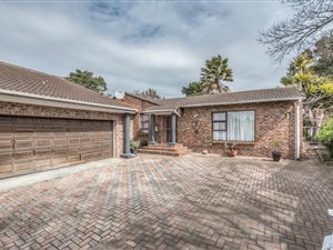 3 Bed House in Miramar
