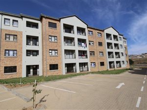 2 Bed Apartment in Cosmo City