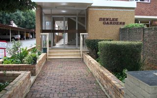 2 Bedroom Flat in Denlee