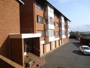 2 Bed Apartment in Illovo Beach
