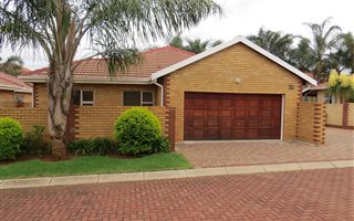 3 Bedroom House in Eldoraigne