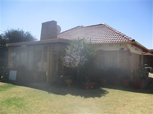 3 Bed House in Robertsham