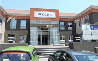 274 m² Commercial space in Fourways