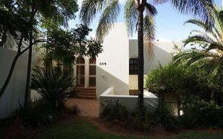 4 Bedroom House in Waterkloof Park