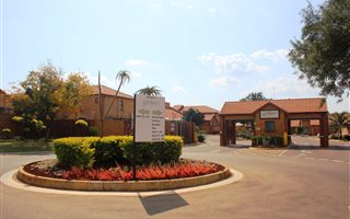 2 Bedroom Apartment in Willow Park Manor