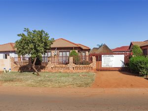 3 Bed House in The Orchards