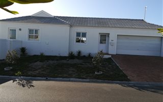 3 Bedroom House in Sunningdale